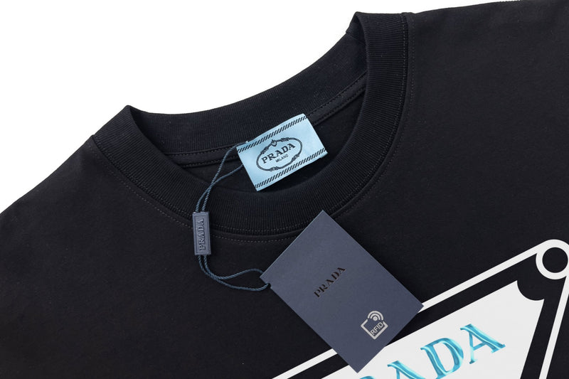 T-SHIRT PRADA