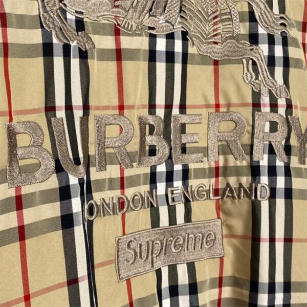 JACKET BURBERRY x SUPREME