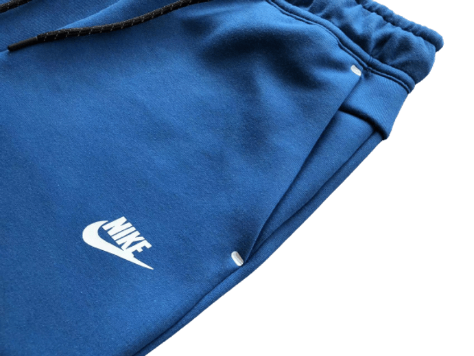 NIKE TECH SHORTS