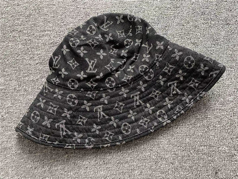 CAP LOUIS V