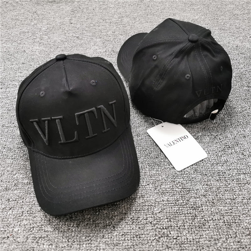 CAP VALENTINO