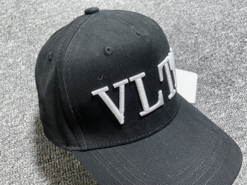 CAP VALENTINO