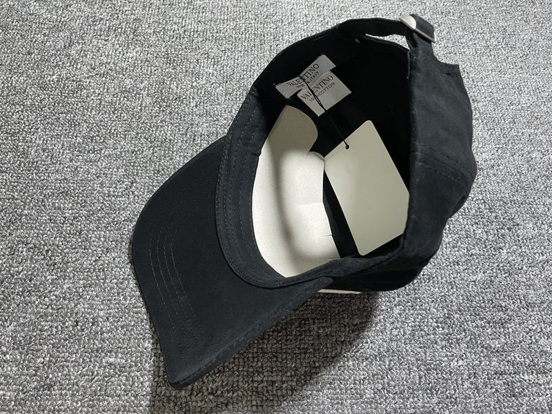 CAP VALENTINO