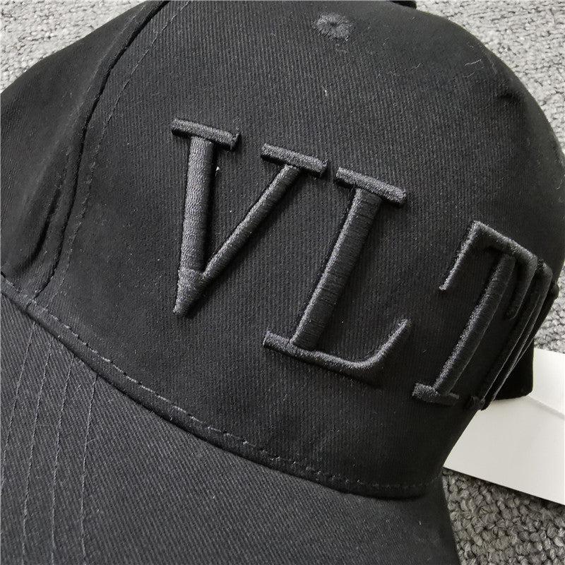 CAP VALENTINO