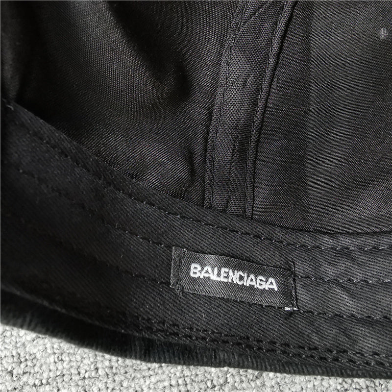 CAP BALENCIAGA