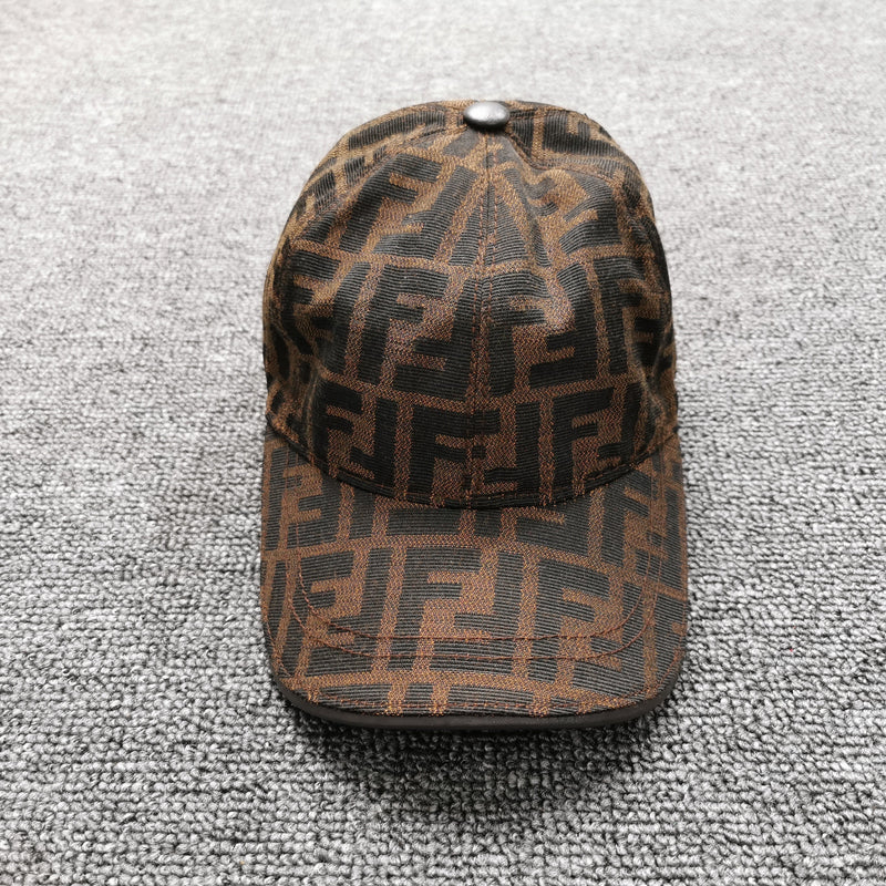 CAP FENDI