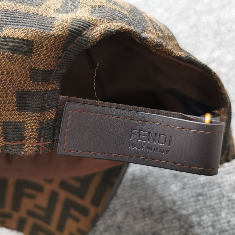 CAP FENDI