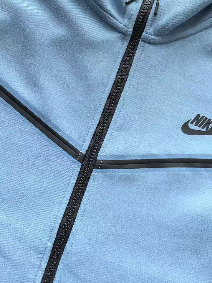 NIKE TECH FLEECE – HEAVENLY (FULL)