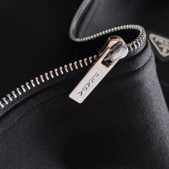 Tracksuit - Image 6