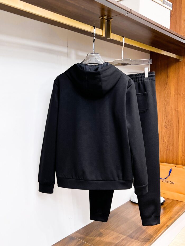 Tracksuit - Image 3