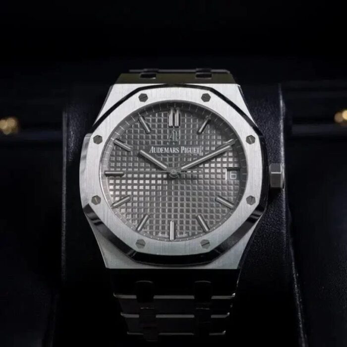 Royal Oak Offshore “Gray” 15400 ADP007 - Image 2