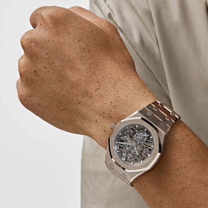 Royal Oak 26735SG.OO.1320SG.01 Selfwinding Flying Tourbillon Openworked Sand Gold (2024) - Image 4