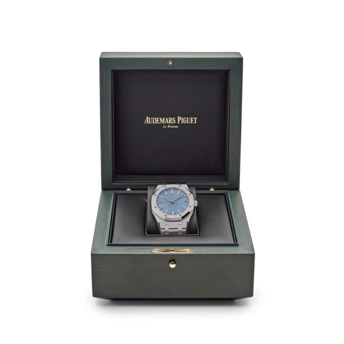 Royal Oak Selfwinding 15510BC.OO.1320BC.01 White Gold Blue Dial Limited Edition - Image 2