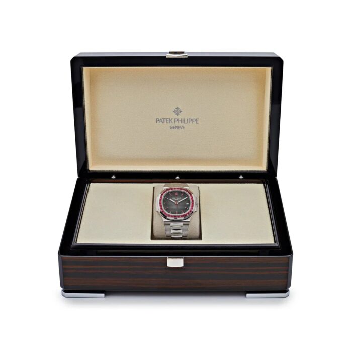 Nautilus 5711/112P-001 Platinum Grey Dial Ruby Bezel - Image 5
