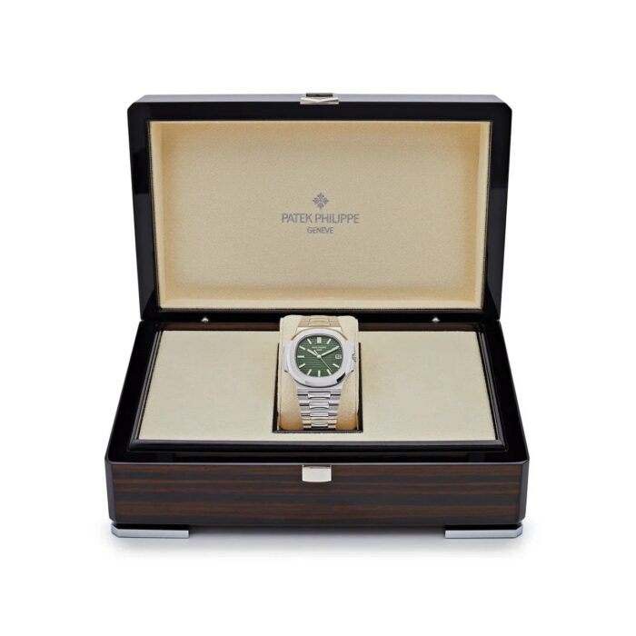Nautilus 5711/1A-014 Steel Green Dial (2021) - Image 2