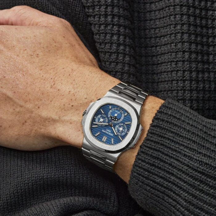 Nautilus 5740/1G-001 'Tiffany & Co.' Perpetual Calendar Moon Phase White Gold Blue Dial (2019) - Image 5