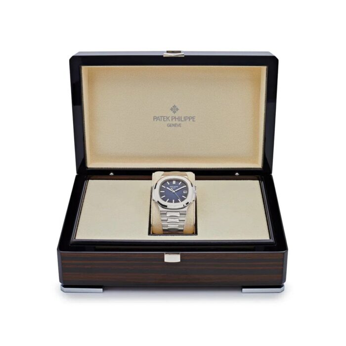 Nautilus 5811/1G-001 White Gold Blue Dial - Image 2