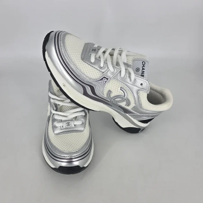 Metallic CC Runner - Image 3