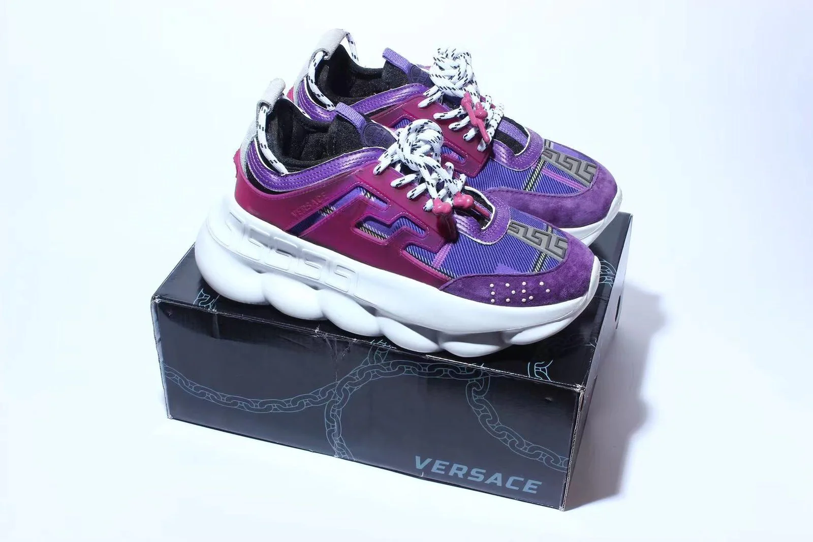 CHAIN REACTION - Image 3